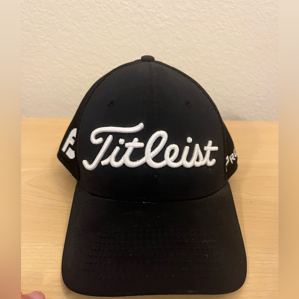 Titleist Tour Performance Black and White Golf Cap, Large/XL